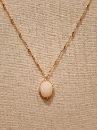 Collier facette blanc